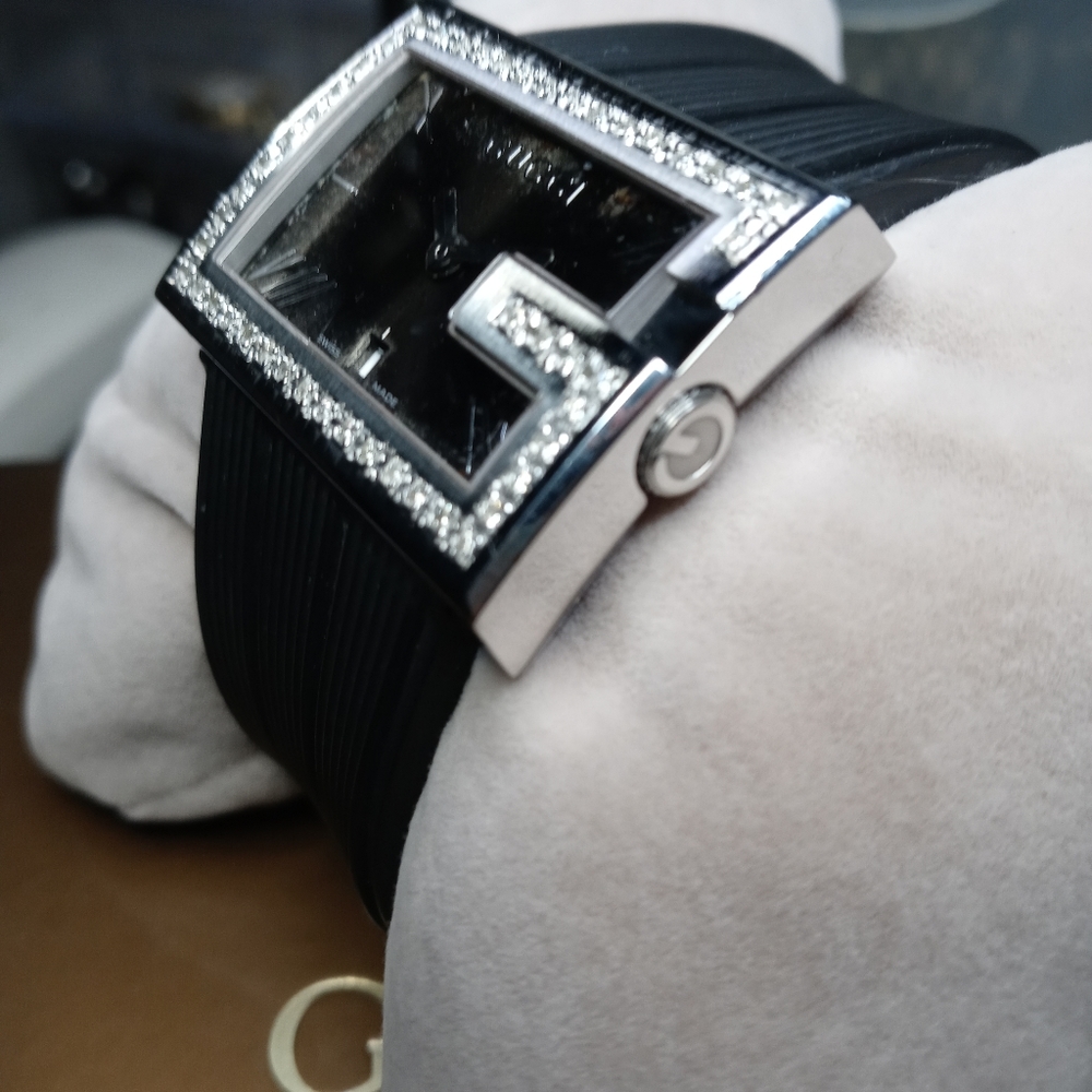 Mens GUCCI 100M DIAMOND BEZEL BLACK MOP DIAL 100% - Picture 4 of 4